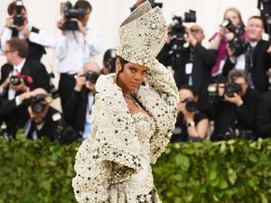 Bosan, Alasan Rihanna Putus dari Miliuner Arab Saudi?