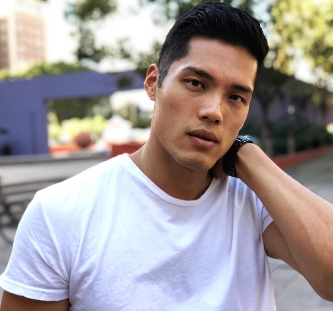 Tak hanya itu, Tim juga bekerja dengan Kim dan Kourtney. Menurut Page Six, Tim telah bekerja dengan beberapa anggota keluarga Kardashian-Jenner. Selain Kylie, dia juga menjadi bodyguard Kim, Kourtney, dan anak-anak mereka. Foto: Instagram