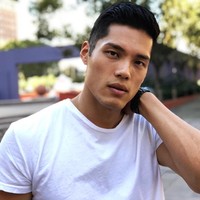 Tak hanya itu, Tim juga bekerja dengan Kim dan Kourtney. Menurut Page Six, Tim telah bekerja dengan beberapa anggota keluarga Kardashian-Jenner. Selain Kylie, dia juga menjadi bodyguard Kim, Kourtney, dan anak-anak mereka. Foto: Instagram