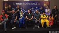 Para selebriti dan pelawak saat ditemui di Gedung Trans TV, Jalan Kapten Tendean, Jakarta Selatan, Selasa (8/5). Foto: Pool/Noel/DetikFoto.