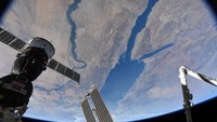 Tahu tidak ini gambar apa? Yang lautan besar itu adalah Laut Merah dan sungai yang panjang bagai garis itu adalah Sungai Nil (Instagram/nasa)