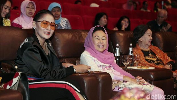 Nonton 'Jelita Sejuba' Inul Daratista Lihat Perjuangan Lain Seorang Wanita