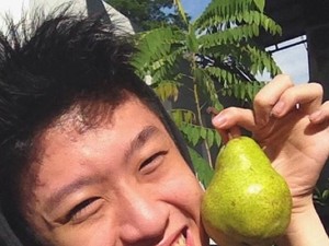 Mengintip Gaya Makan Rich Brian Hingga Gal Gadot yang Menawan