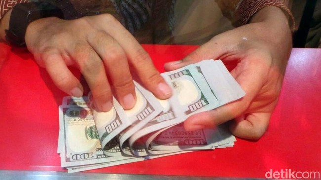 Dolar AS Dekati Rp 14.100 Bikin Investor Deg-degan