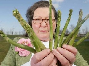 Wanita Ini Ramal Masa Depan Pakai Asparagus, Apa Prediksinya di Tahun 2018?