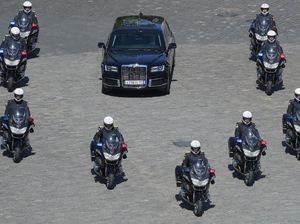 Mobil Vladimir Putin Diserang, Terdengar Ledakan dan Muncul Asap Tebal