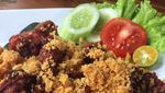 Gurih Kriuk 10 Ayam Goreng Kremes Rekomendasi Netizen