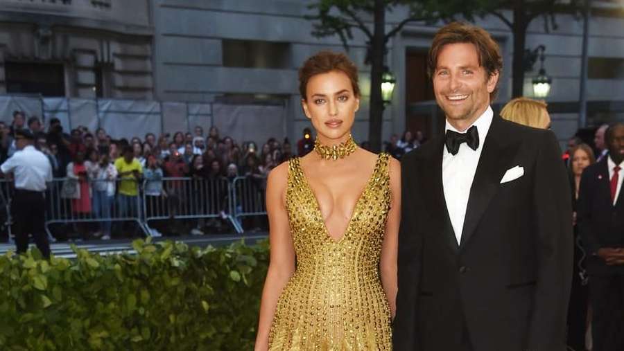 Melihat Lagi Kemesraan Bradley Cooper dan Irina Shayk