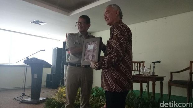  Wakil Gubernur DKI Jakarta Sandiaga Uno menyambut kedatangan Dubes New Zealand Trevor Matheson di Balai Kota, Selasa (8/5/2018)