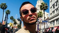 Walau disibukkan dengan jadwal tampil dan mengajar, Yanis tetap menyisihkan waktunya untuk liburan. (yanismarshall/Instagram)