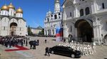 Intip Benteng Berjalan Vladimir Putin, Berbobot 7 Ton Diklaim Super Aman