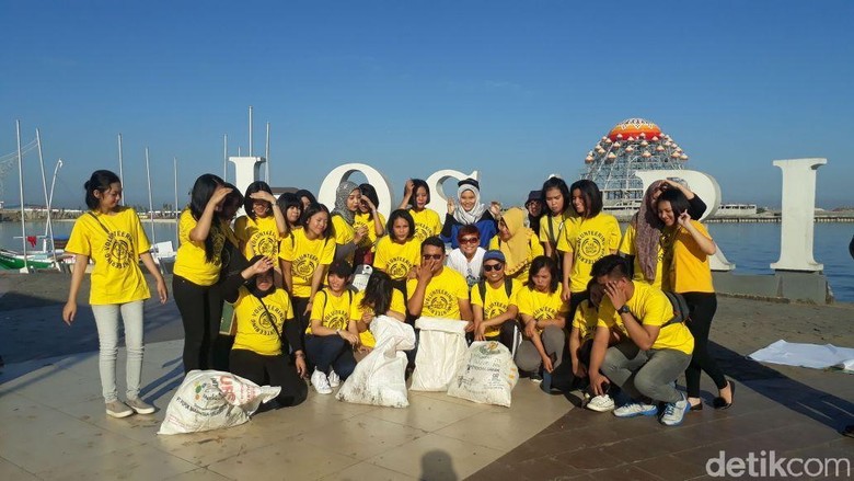 Aksi Bersih Sampah Laut di Hari Terakhir MIWF 2018 Aksi Bersih Sampah Laut di Hari Terakhir MIWF 2018