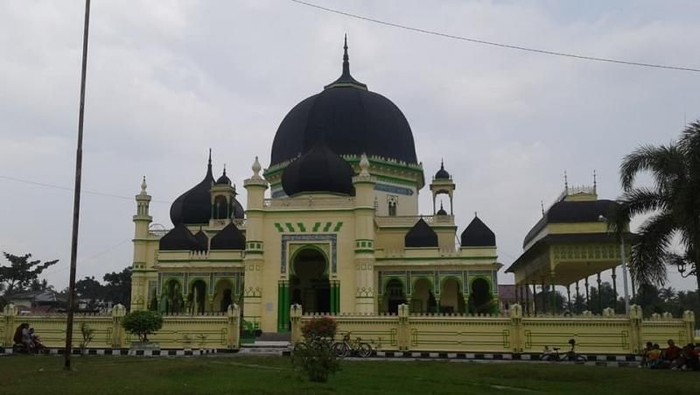 Masjid Azizi di Aceha