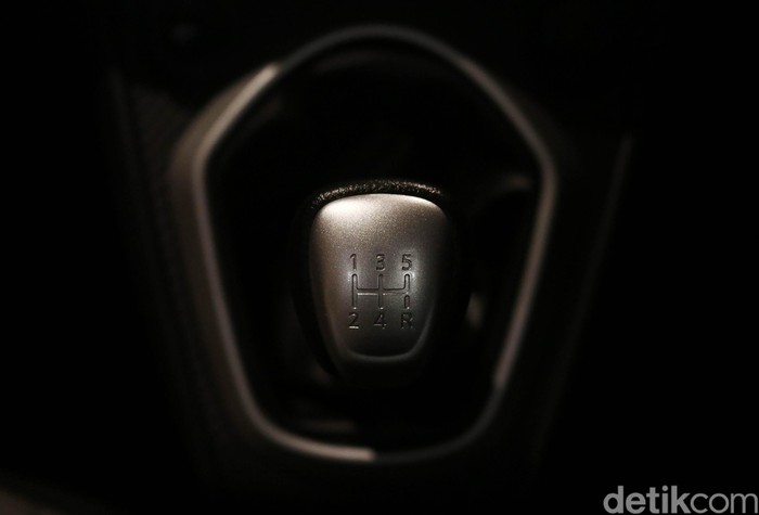 Datsun Go+ terbaru telah diluncurkan di Jakarta, Senin (7/5) malam. Yuk lihat dari dekat mobil yang kini tampil lebih stylish tersebut.