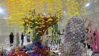 Karya setinggi 9 meter dan lebar 12 meter itu membuat siapapun berdecak kagum. Bahkan menghipnotis para pengunjung. Foto: Tia Agnes/ detikHOT