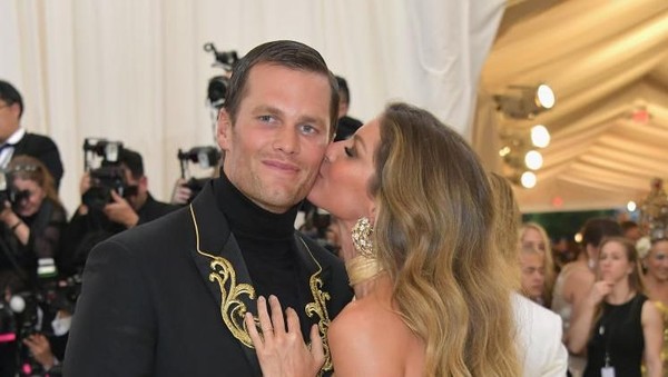 Awas Baper! Pasangan Artis yang Pamer Kemesraan di Met Gala 2018