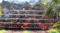 Lava Erupsi gunung itu telah menghancurkan 26 rumah dan memaksa 1.700 orang meninggalkan tempat tinggal mereka sejak letusan Kamis lalu. Lava dan gas beracun itu meluncur dari ventilasi vulkanik di sudut timur Pulau Besar Hawaii, rumah bagi sekitar 200.000 orang.