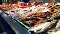 Meski terletak di kota, Santa Catalina mempertahankan karakternya sebagai pasar tradisional yang menawarkan ikan segar, daging babi, sapi, bunga, buah-buahan.