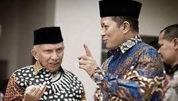 Ferry Juliantono berbincang dengan Amien Rais.