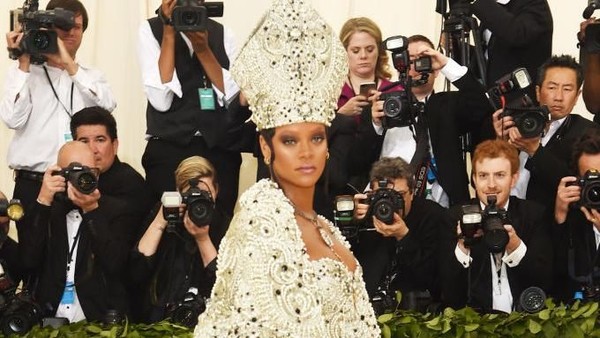 Derita Selebriti di Balik Gaun Mewah Red Carpet, Kylie Jenner Hingga Zendaya