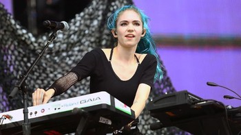 Musisi berusia 31 tahun asal Kanada itu tampil berani di Instagram, menampakkan perutnya yang membesar dan ada gambar bayi hasil rekaan Photoshop. Followernya pun banyak yang telah mengucapkan selamat. Foto: GettyImages