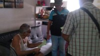 Muhamad Husni Putuhena ditangkap di Kalibata City, Jakarta Selatan. Ia jadi buron selama 2 tahun karena melakukan korupsi dana tunjangan aparatur desa di Kabupaten Seram Bagian Barat, Maluku, pada 2009. / Foto: ist.
