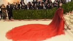 Mereka yang Berpenampilan Unik di Met Gala 2018