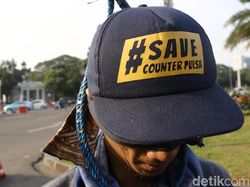 Ketika Pedagang Pulsa Gantung Diri di Depan Istana