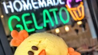 Kalau yang ini adalah anak ayam. Warnanya kuning dengan paduan warna oranye yang menggemaskan. Jadi sayang memakannya ya. Foto: Instagram @eisweltgelato