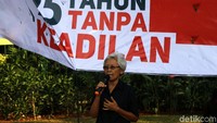 Menurut demostran Marsinah merupakan simbol perlawanan buruh sekaligus perempuan pada masa Orde Baru. Karena itu, pemerintah harus memiliki niat politik untuk menuntaskan kasus Marsinah sebagai bagian penyelesaian pelanggaran HAM masa lalu.