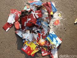 Ketika Pedagang Pulsa Gantung Diri di Depan Istana