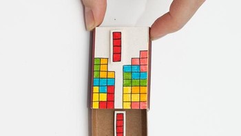 Kotak cincin dengan gambar Tetris. (Foto: Boredpanda)