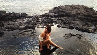 Ternyata Jun pernah berkunjung ke Bali pada tahun 2013 lalu. Dia hanya mengabadikan momennya dalam bentuk video pendek di Instagramnya. (liveglenwood/Instagram)