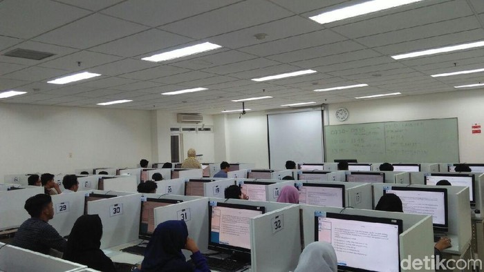 Suasana SBMPTN di UI Depok.