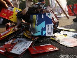 Ketika Pedagang Pulsa Gantung Diri di Depan Istana