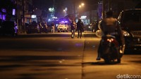 Apa yang dilakukan petugas untuk menangani situasi ini? Iqbal juga belum bisa memberikan penjelasan lebih jauh. Hanya saja penanganan masih terus dilakukan.