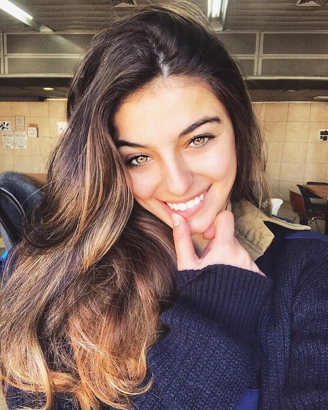 Memiliki bola mata berwarna hijau dengan senyuman yang menawan, penampilan Noa ini pun membuat pria jatuh cinta. Foto: Instagram