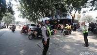 Polantas juga disiagakan di sekitar Mako Brimob.