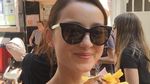 Hobi Buat Kue dan Kulineran, Ini Gaya Cantik Julie Estelle Saat Makan