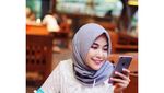 Adem Banget! Kalau Lihat Gaya Anisa Eks Cherrybelle Lagi Makan