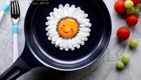  Duh, telur aja bisa jadi bunga yang cantik ini. Kreatif banget, ya ibu yang satu ini! Foto: Instagram @foodmakesfun