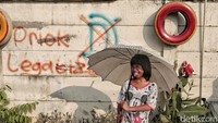 Keinginan untuk membuat anak-anak memiliki taman bermain yang layak memang baik tapi keselamatan mereka saat bermain jauh lebih penting.