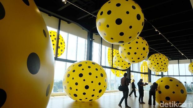Menyelami Dunia Polkadot, Jaring hingga Labu Yayoi Kusama di Jakarta