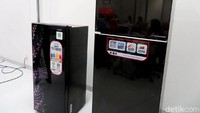 Lemari es atau kulkas bersertifikat halal kini hadir di Indonesia. Kulkas bersertifikat halal tersebut diproduksi oleh PT Sharp Electronics Indonesia.