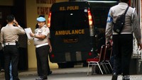Sebelumnya, para napi teroris merusuh di Rutan Mako Brimob. Para napi menyerang polisi yang sedang melakukan tugas dan merebut senjata api.