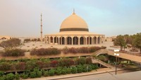 Bandara Internasional King Fahd, Arab Saudi, mengklaim seluas total 78.000 hektar yang menempatkannya di posisi teratas bandara terbesar. Namun, area yang sebenarnya dikembangkan untuk penggunaan bandara hanya seluas 3,675 hektar ini (CNN Travel)