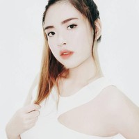 2012 saya merasa buruk dalam hidup. 2013 saya harus mengatakan saya imut. 2014 Saya selalu ingin memakai gaun tanpa orang berpikir saya hamil. 2016 saya bisa memakai bikini one piece, tulis Riza pada postingan Facebook yang menyertakan foto penampilan dirinya dari tahun ke tahun. Foto: Facebook