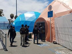 Pesta Google Diserbu Ribuan Orang, Sang CEO Jadi Bintang