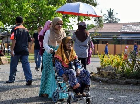 Nenek 94 tahun bernama Che Don Abdul Rahman ini memilih sejak pemilu pertama