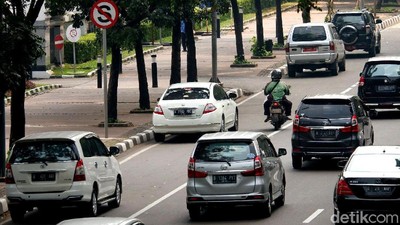 Jalur Motor di Jalan Merdeka Barat Belum Steril
